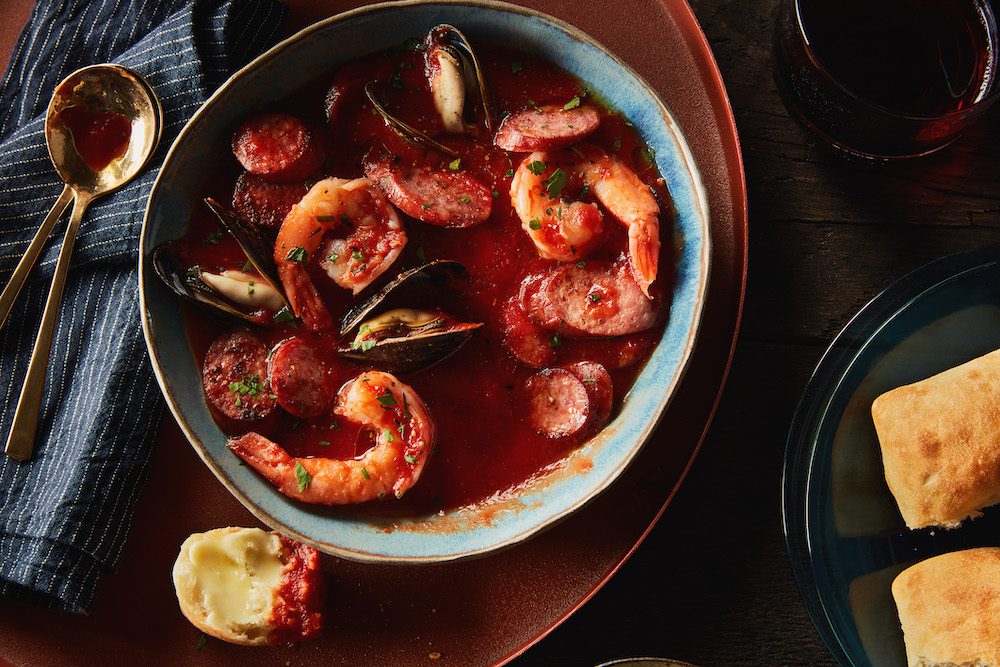 Cioppino avec saucisson fumé